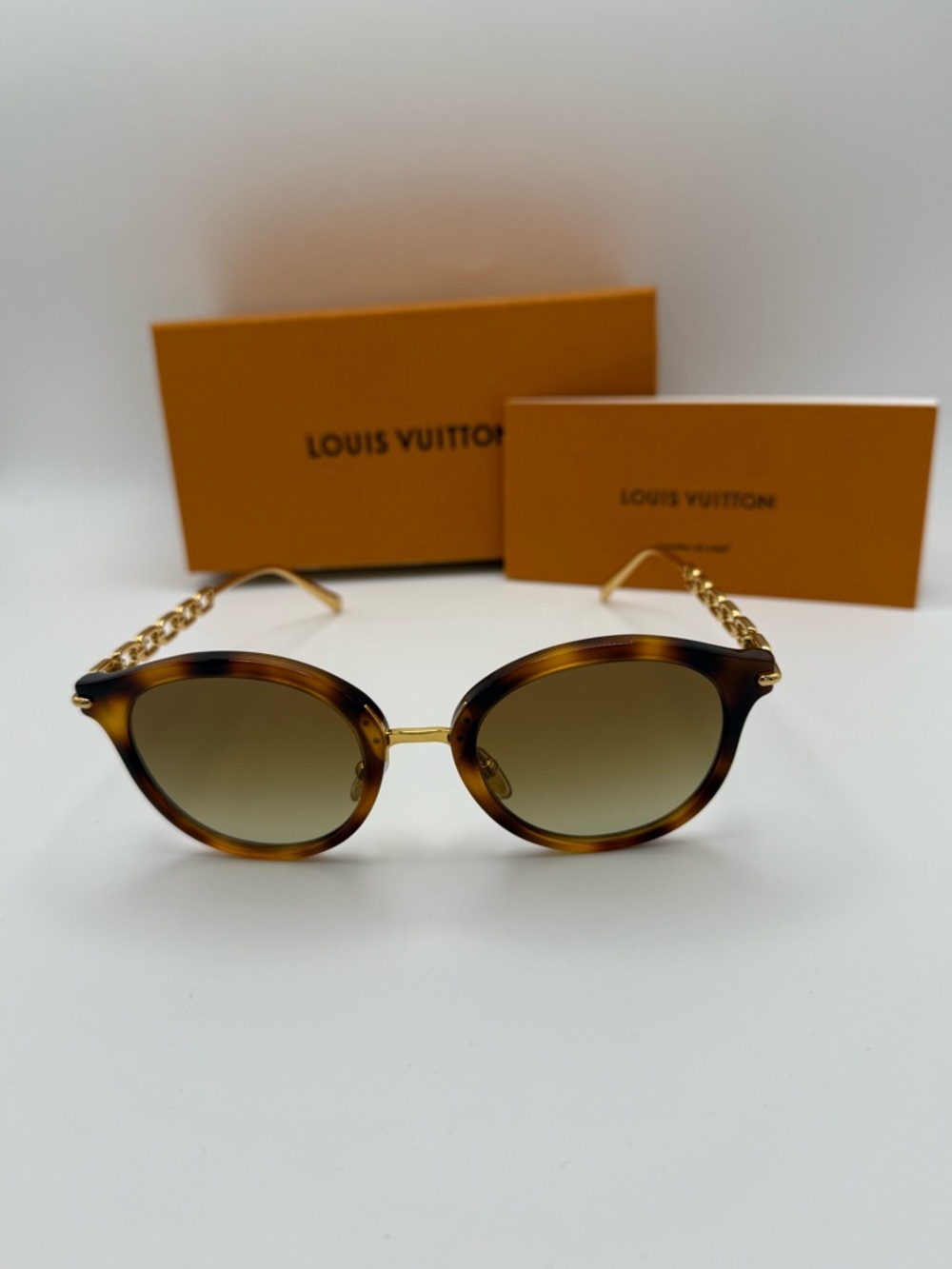 Louis Vuitton My LV Chain Two Round Sunglasses - Picture 3 of 17